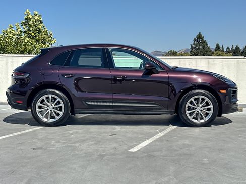 Certified 2023 Porsche Macan AWD/4WD image 10