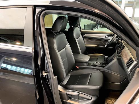 Used 2023 Volkswagen Atlas Cross Sport SE image 17