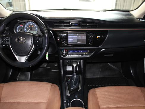 Used 2014 Toyota Corolla LE FWD image 12