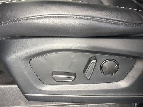 Certified 2021 Ford Explorer XLT w/ Equipment Group 202A AWD/4WD image 26