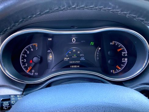 Used 2015 Jeep Grand Cherokee Limited w/ Luxury Group II AWD/4WD image 26