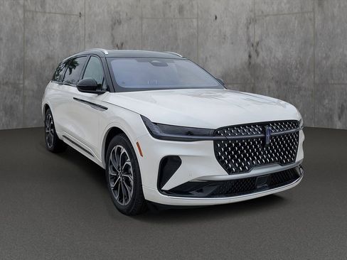 New 2026 Lincoln Nautilus Reserve AWD/4WD image 32