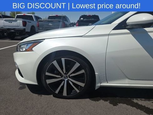 Used 2020 Nissan Altima 2.0 Platinum FWD image 15