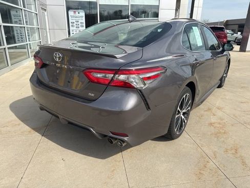 Used 2019 Toyota Camry SE image 7