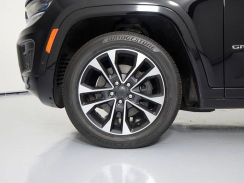 Used 2022 Jeep Grand Cherokee L Overland w/ Luxury Tech Group IV AWD/4WD image 9