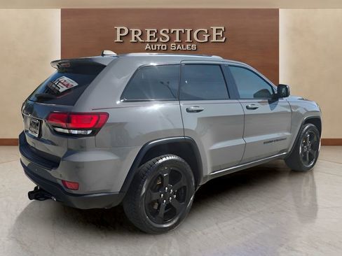 Used 2020 Jeep Grand Cherokee Laredo AWD/4WD image 24