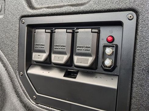 New 2025 GMC Sierra EV Denali image 29