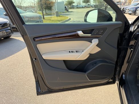 Used 2019 Audi Q5 2.0T Premium Plus w/ Premium Plus Package image 23