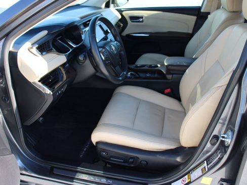 Used 2013 Toyota Avalon Limited image 11