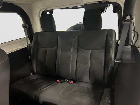 Used 2018 Jeep Wrangler Sport AWD/4WD image 19