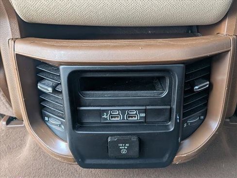 Used 2020 RAM 1500 Laramie AWD/4WD image 15