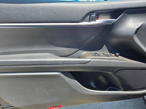 Used 2023 Toyota Camry SE FWD image 15