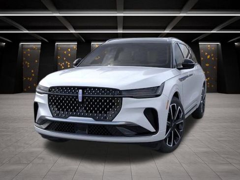 New 2026 Lincoln Nautilus Reserve image 2