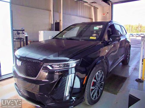 Used 2024 Cadillac XT6 Sport w/ Technology Package AWD/4WD image 4