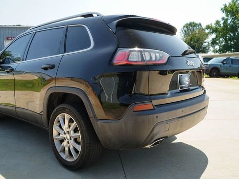 Used 2019 Jeep Cherokee Latitude Plus FWD image 20