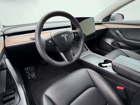 Used 2021 Tesla Model 3 Standard Range Plus RWD image 14