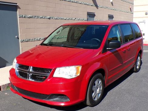 Used 2012 Dodge Grand Caravan SE image 3