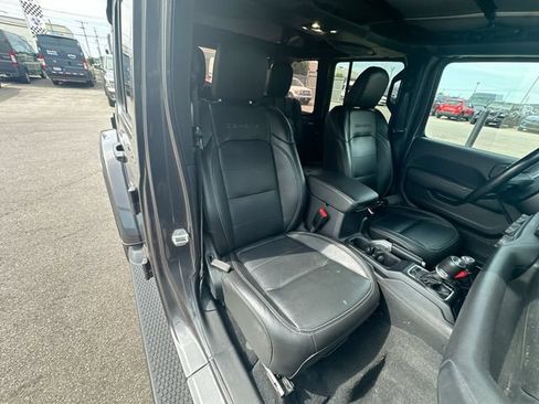 Used 2021 Jeep Wrangler Unlimited Sahara w/ Cold Weather Group AWD/4WD image 26