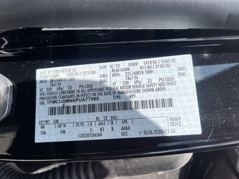 Used 2023 Ford Escape ST-Line w/ Tech Pack #1 FWD image 5