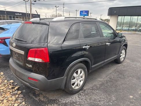 Used 2013 Kia Sorento LX w/ Convenience Pkg image 4