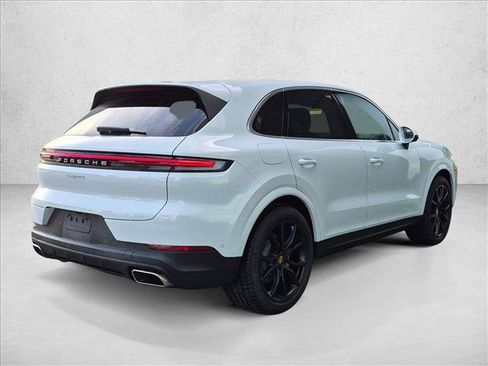 Used 2026 Porsche Cayenne AWD/4WD image 5