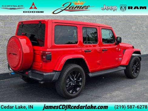 Used 2024 Jeep Wrangler Unlimited Sahara w/ Safety Group AWD/4WD image 5
