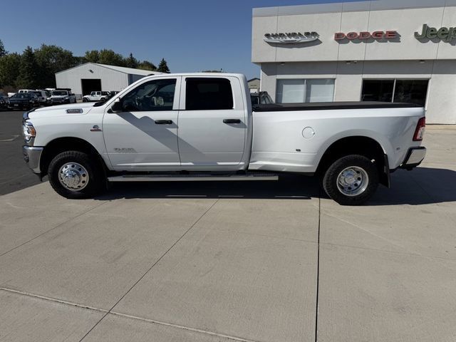 Used 2022 RAM 3500 Tradesman AWD/4WD image 4