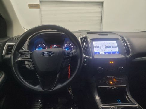 Used 2020 Ford Edge SE FWD image 22