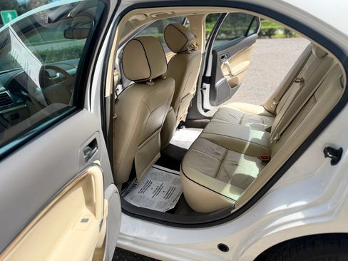 Used 2011 Lincoln MKZ FWD image 5