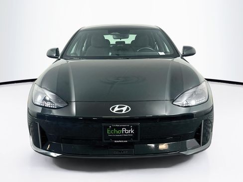 Used 2024 Hyundai Ioniq 6 SE RWD image 2