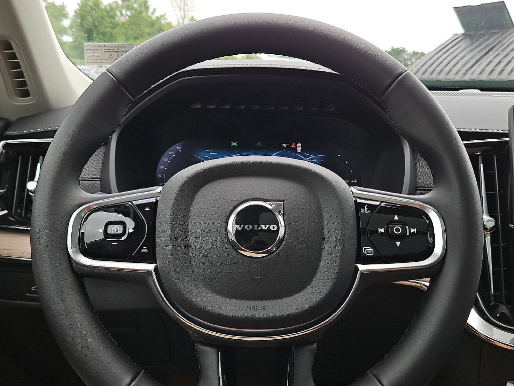 New 2026 Volvo XC90 T8 Plus w/ Protection Package Premier AWD/4WD image 19