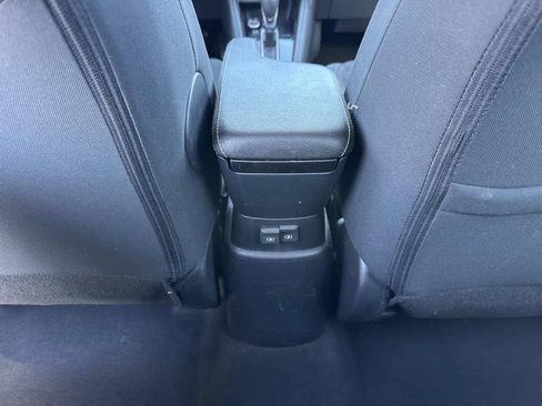 Used 2020 Nissan Kicks SV FWD image 40