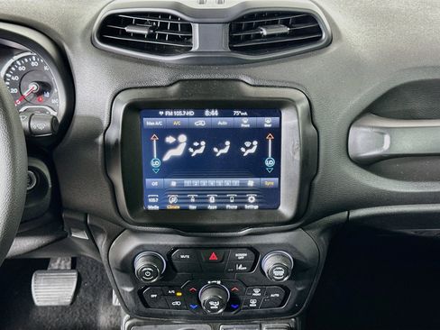 Used 2023 Jeep Renegade Latitude AWD/4WD image 24