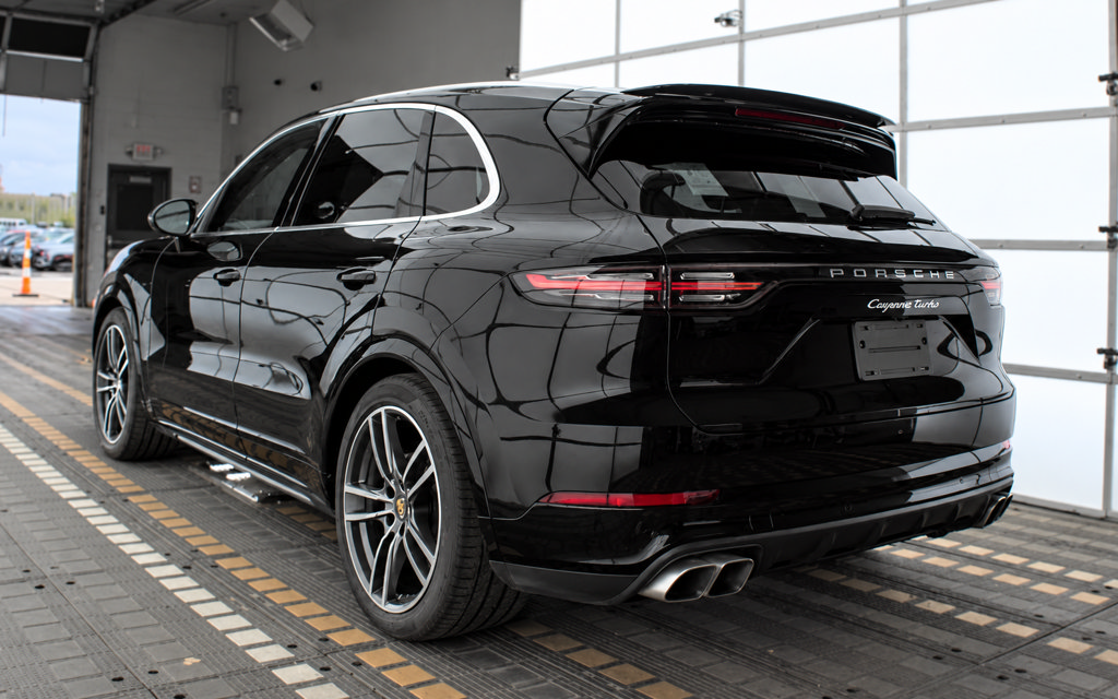 Used 2019 Porsche Cayenne Turbo AWD/4WD image 3