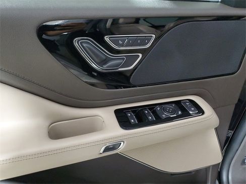 Used 2023 Lincoln Aviator 2WD image 20
