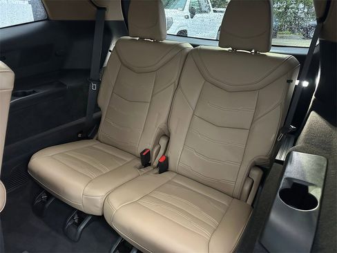 Used 2023 Cadillac XT6 Sport w/ Platinum Package image 17