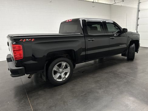 Used 2018 Chevrolet Silverado 1500 Custom w/ Custom Value Package AWD/4WD image 9