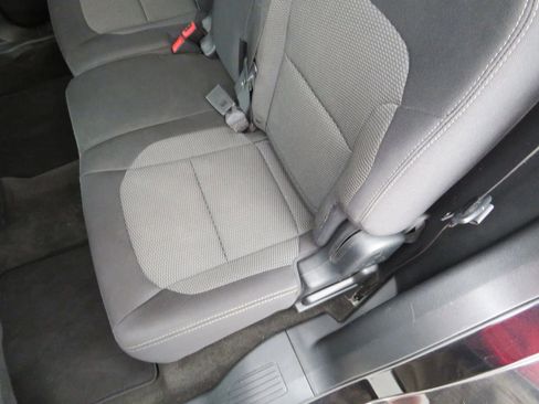 Used 2018 Ford Explorer XLT AWD/4WD image 39