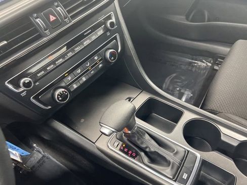 Used 2018 Kia Optima LX image 19