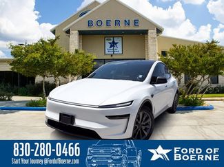 Used 2026 Tesla Model Y 2WD video 1