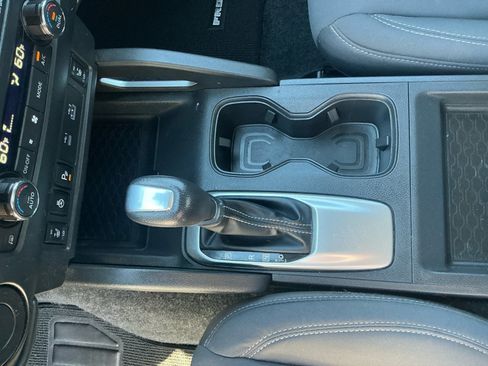Used 2023 Nissan Frontier SV w/ SV Convenience Package RWD image 15
