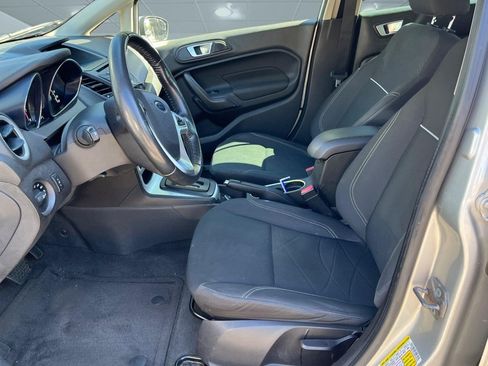 Used 2014 Ford Fiesta SE FWD image 3