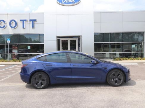 Used 2022 Tesla Model 3 Long Range AWD/4WD image 16