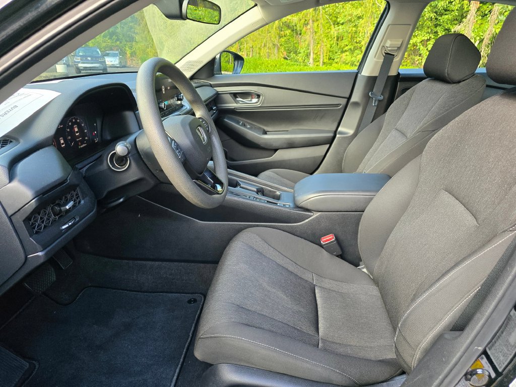 Certified 2023 Honda Accord EX image 11