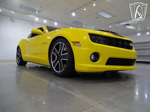 Used 2010 Chevrolet Camaro SS w/ RS Package image 22