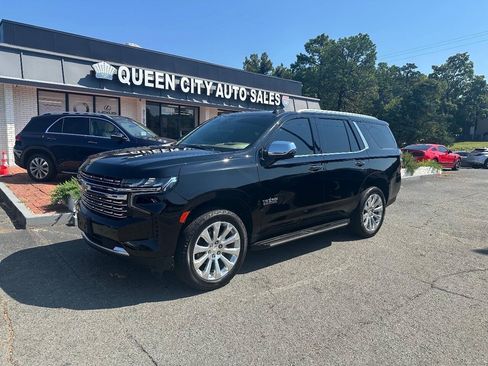 Used 2021 Chevrolet Tahoe Premier w/ Premium Package RWD image 2