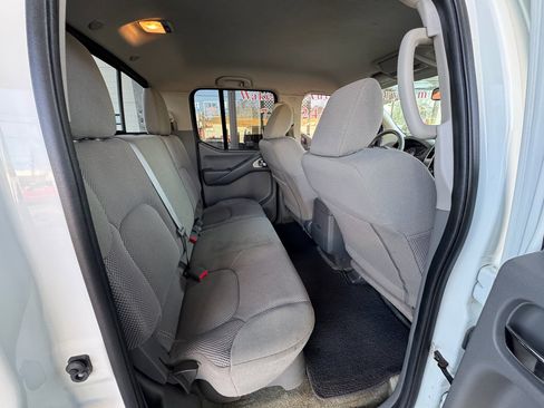 Used 2018 Nissan Frontier SV w/ Value Truck Package image 11