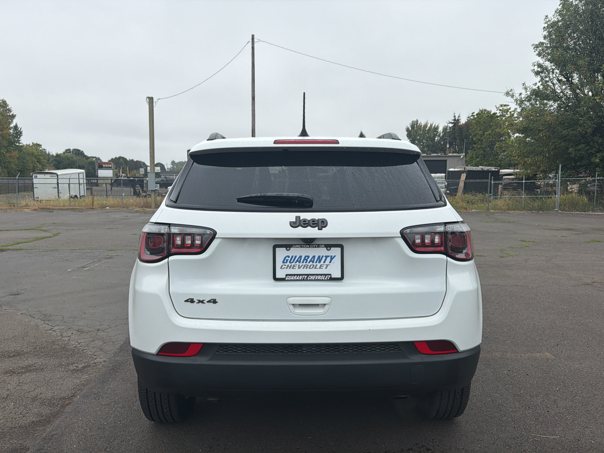 Used 2025 Jeep Compass Latitude w/ Convenience Group AWD/4WD image 9