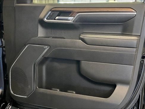 Used 2023 Chevrolet Silverado 1500 LT AWD/4WD image 9