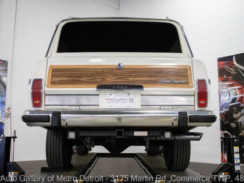 Used 1987 Jeep Grand Wagoneer AWD/4WD image 21